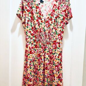 Maggy London floral dress in size 10 - 37.5 inch length from Top to Bottom